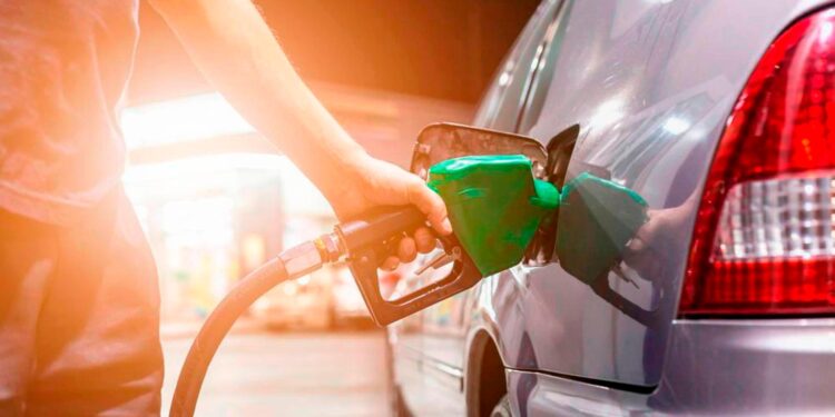 Aumentan los combustibles