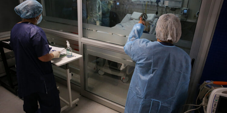 Uruguay emite su último informe diario de la covid-19 que pasa a ser semanal