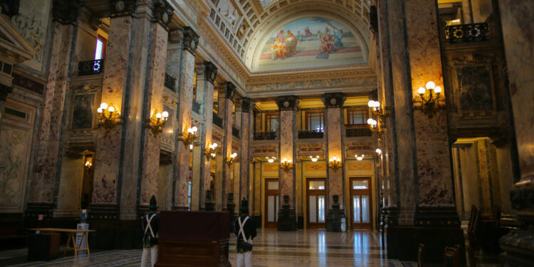 Senado expulsa a exlegislador Gustavo Penadés imputado por múltiples delitos sexuales