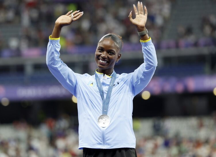 El atletismo se universaliza en París con campeones olímpicos de 27 países