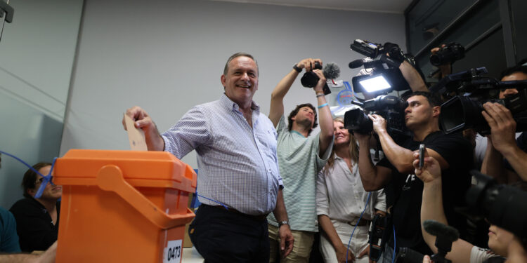 Bizcochos, escónes y panqueques con avena de los candidatos uruguayos para la prensa