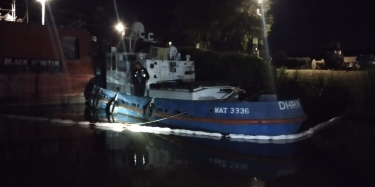 El Black Hunter estaría perdiendo combustible en el Arroyo de las Vacas
