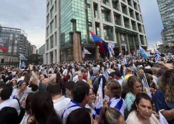 Lacalle Pou se despide arropado por sus seguidores: «Por supuesto que lo volvería a vivir»