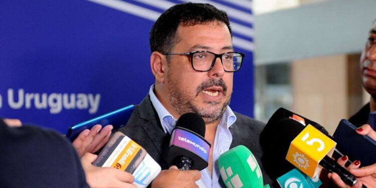 Sánchez anuncia envío de venias al Senado y revisión del proyecto Arazatí