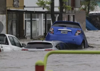 Inundaciones catastróficas en Bahía Blanca: seis muertos y más de mil evacuados