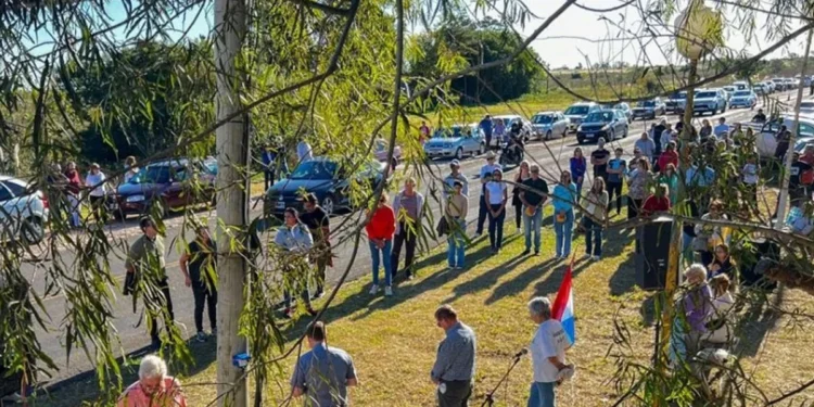 Vecinos de Gualeguaychú renovaron su protesta contra UPM en Fray Bentos