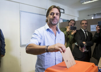 Lacalle Pou asegura que en los próximos años pretende «empujar el carro»