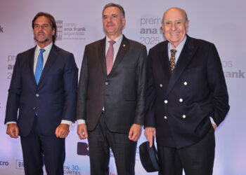 Yamandú Orsi, Luis Lacalle Pou y Julio Sanguinetti son galardonados en Argentina