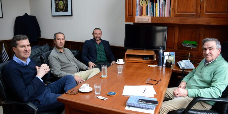 COFCO proyecta instalar planta de acopio de granos en Nueva Palmira: reunión con el Intendente Rodríguez