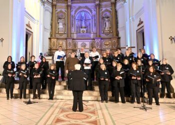 Bajo las bóvedas de la Catedral, el eco de doscientos años