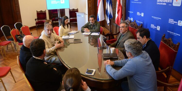 El intendente Rodríguez recibió a equipo técnico de OPP para evaluar programas de obras y desarrollo