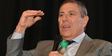 Ministro Oddone destaca la importancia de tener una economía abierta al mundo