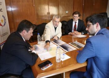 Puerto Martín Chico: “La hidrovía necesita un punto de transbordo y este es el lugar”