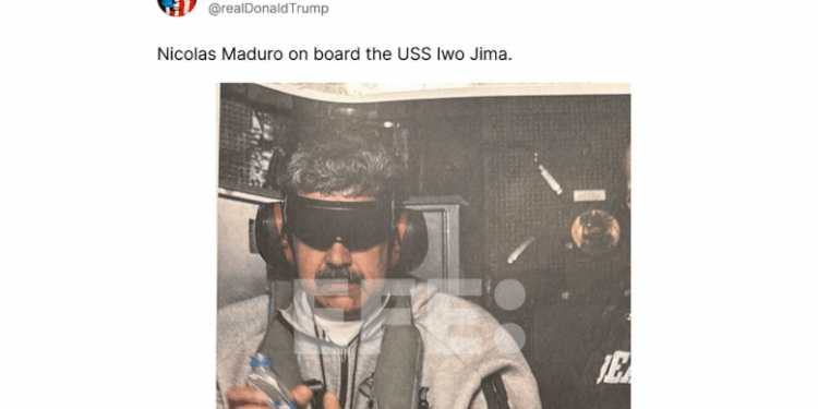 Trump publica una foto de Maduro esposado y con los ojos tapados a bordo de buque de EE.UU.