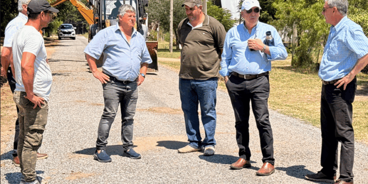El intendente Rodríguez supervisó obras en Santa Regina y Los Pinos