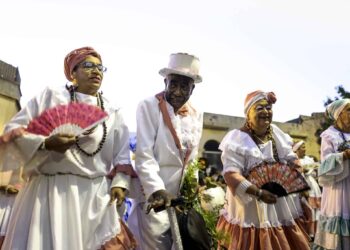La noche en que el tambor vuelve a caminar: Carmelo celebra a San Baltasar