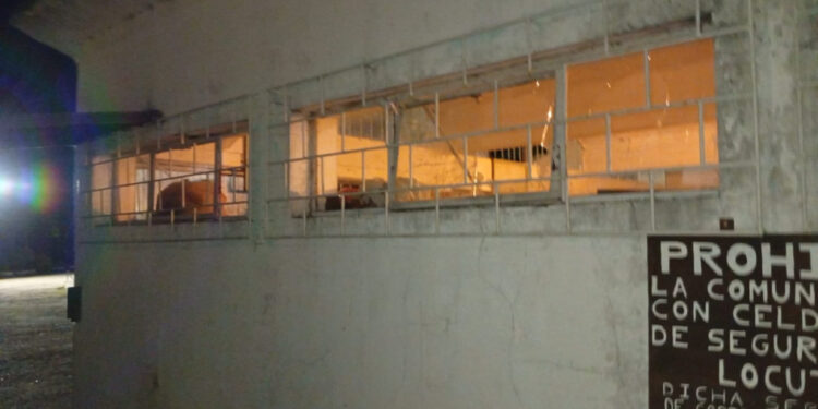 Una hora de fuga: la noche en que un interno burló el encierro y la Policía cerró el cerco