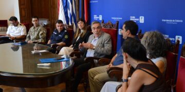 Emergencias en Colonia: preocupación por la sequía, reacciones cutáneas en el Río Uruguay e incendios forestales