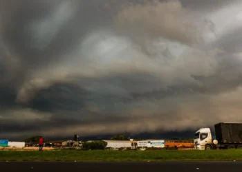 Tres días de alto riesgo de tormentas por un ciclón extratropical
