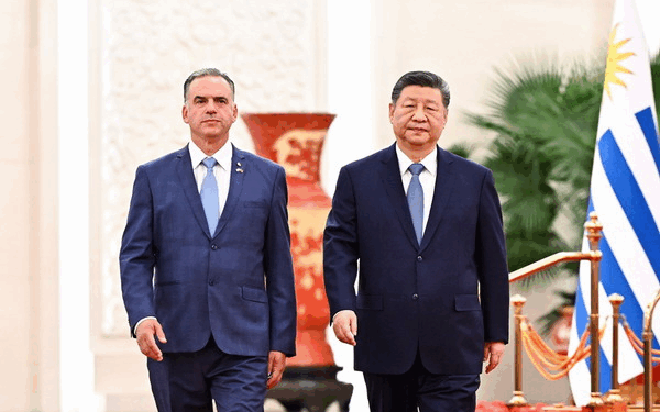 Xi Jinping y Yamandú Orsi refuerzan la asociación estratégica entre China y Uruguay en Beijing