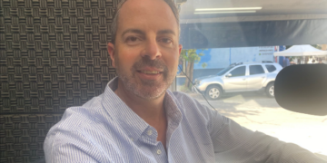 Edil Martín Manitto (PN):  «La resolución no prohíbe la función de cuidacoche sino que la Intendencia no regulará y controlará esa actividad»