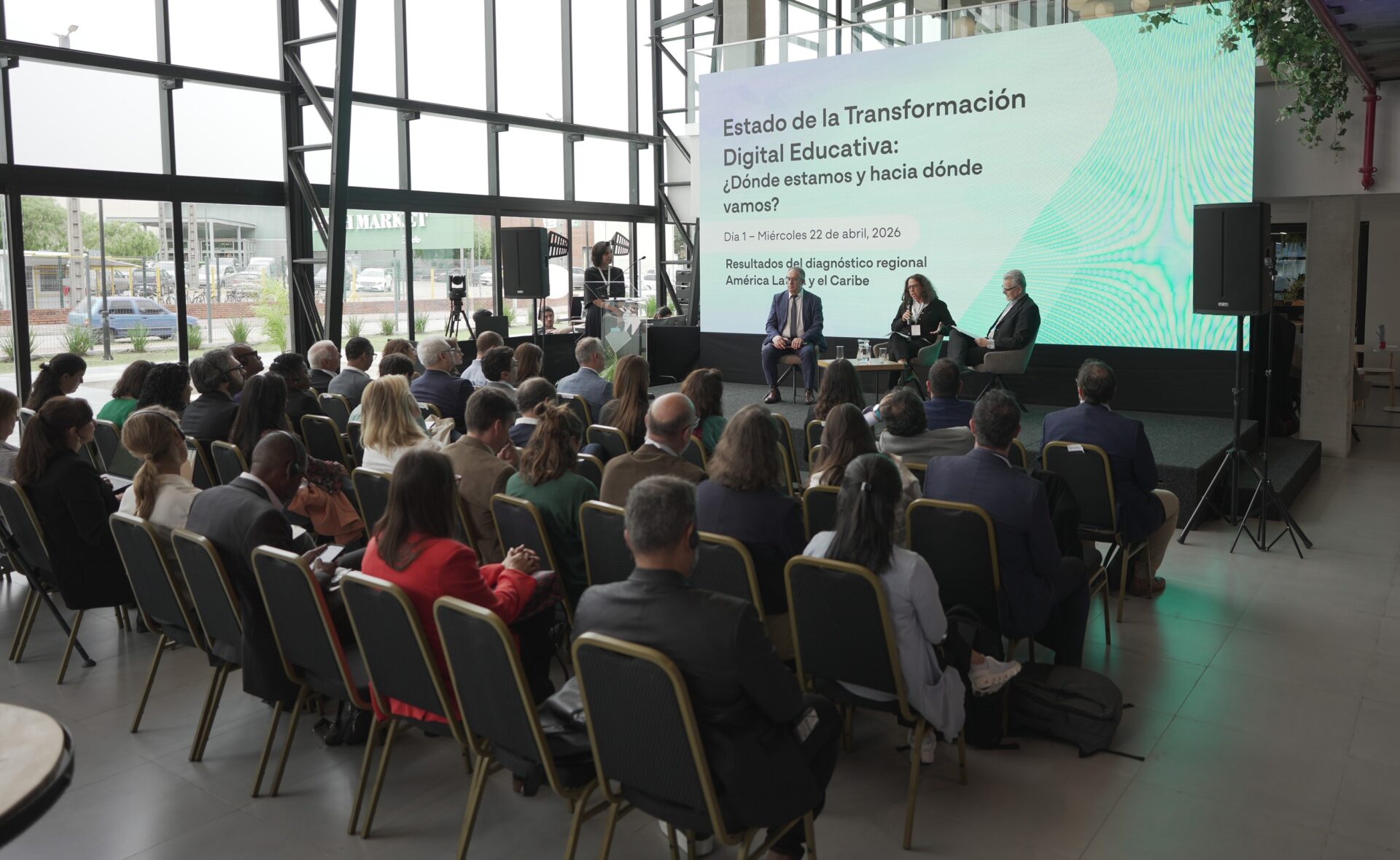Uruguay lidera la transformación digital educativa en la región, según un estudio de Fundación Ceibal