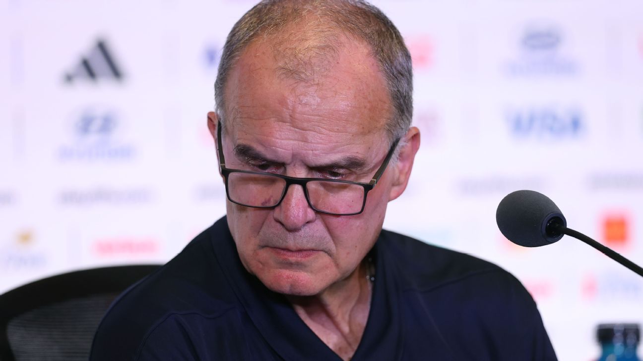 La tajante respuesta de Bielsa tras Uruguay-Arabia Saudita: “No tengo que dar ninguna explicación” 22 La tajante respuesta de Bielsa tras Uruguay-Arabia Saudita: “No tengo que dar ninguna explicación”
