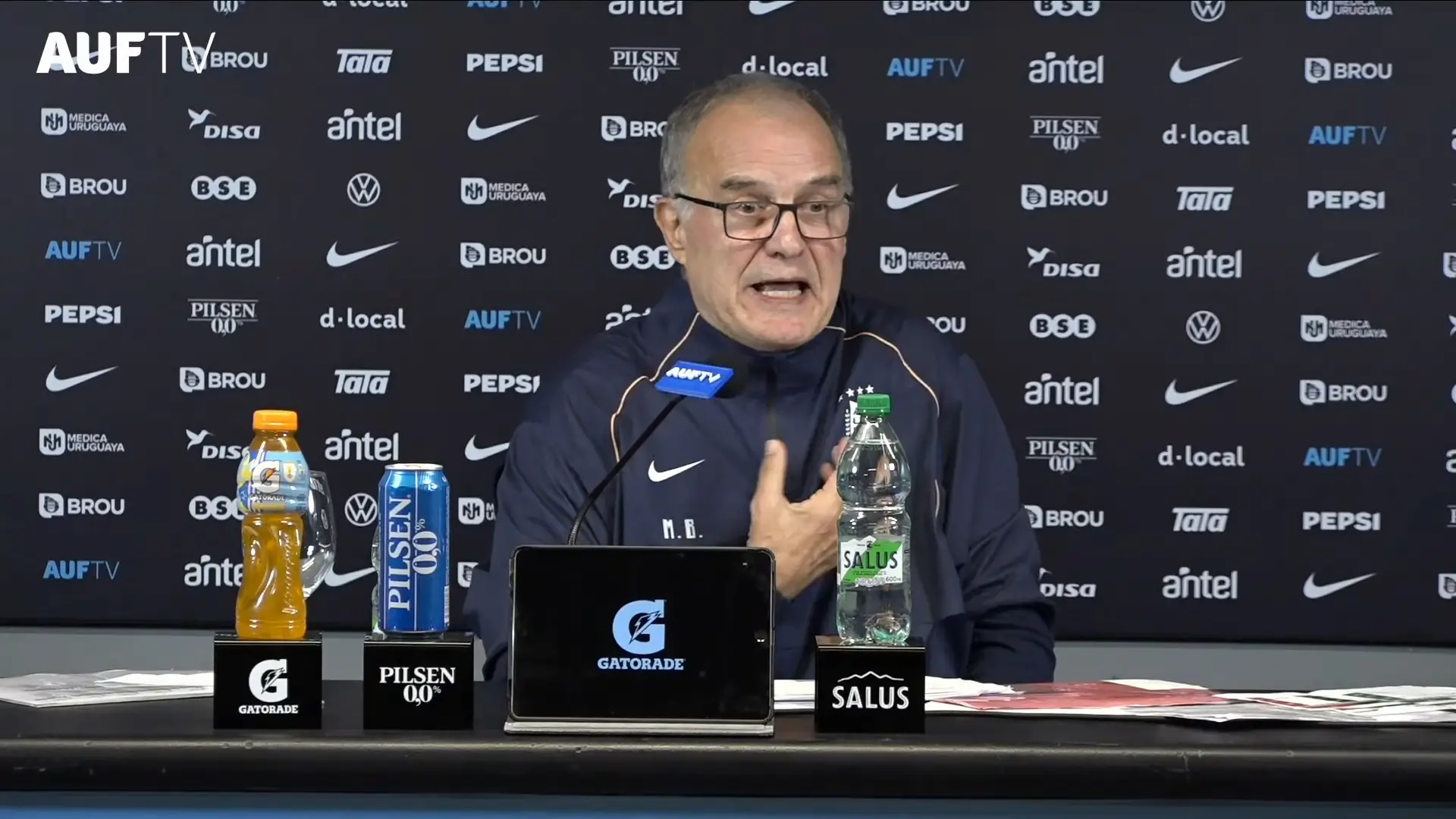 Bielsa asumió la responsabilidad por la eliminación de Uruguay 22 Bielsa asumió la responsabilidad por la eliminación de Uruguay