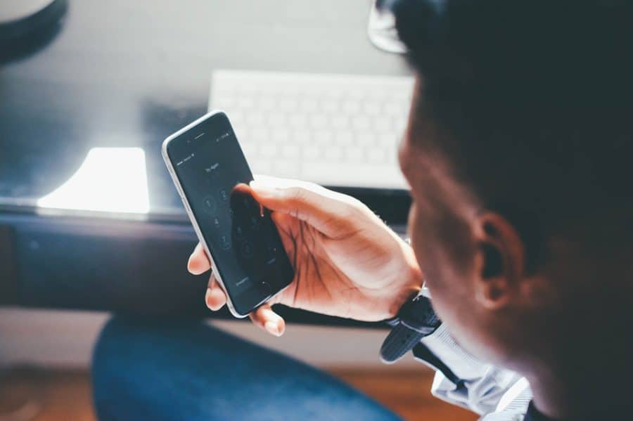 ¿La cámara de tu teléfono te está vigilando? Señales de alerta y cómo proteger tu privacidad