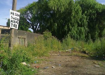 Vecinos luchan contra la basura de sus propios vecinos