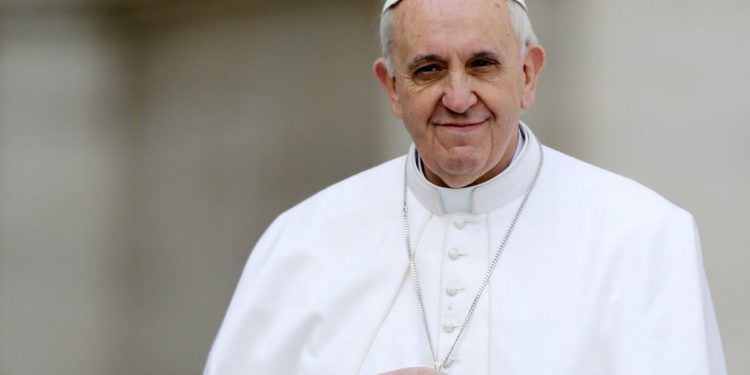 Intendente Moreira invitó formalmente al Papa Francisco a visitar Colonia en 2017